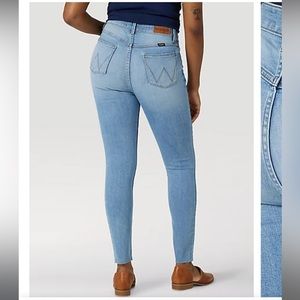 Wrangler skinny jeans - size 6